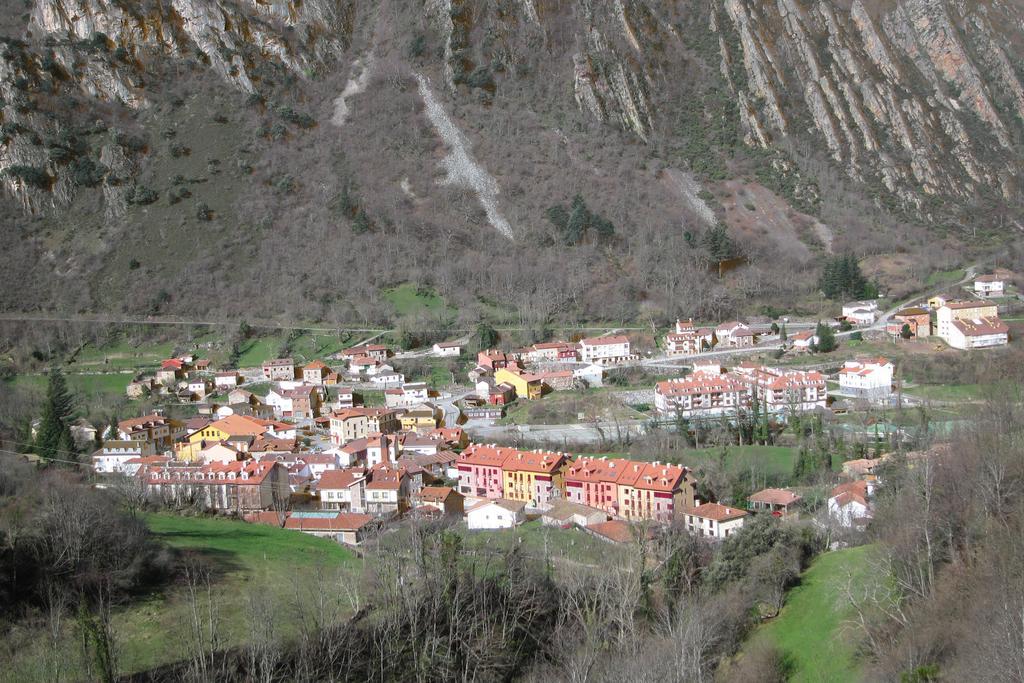 Hotel Castillo Del Alba Pola de Somiedo Buitenkant foto